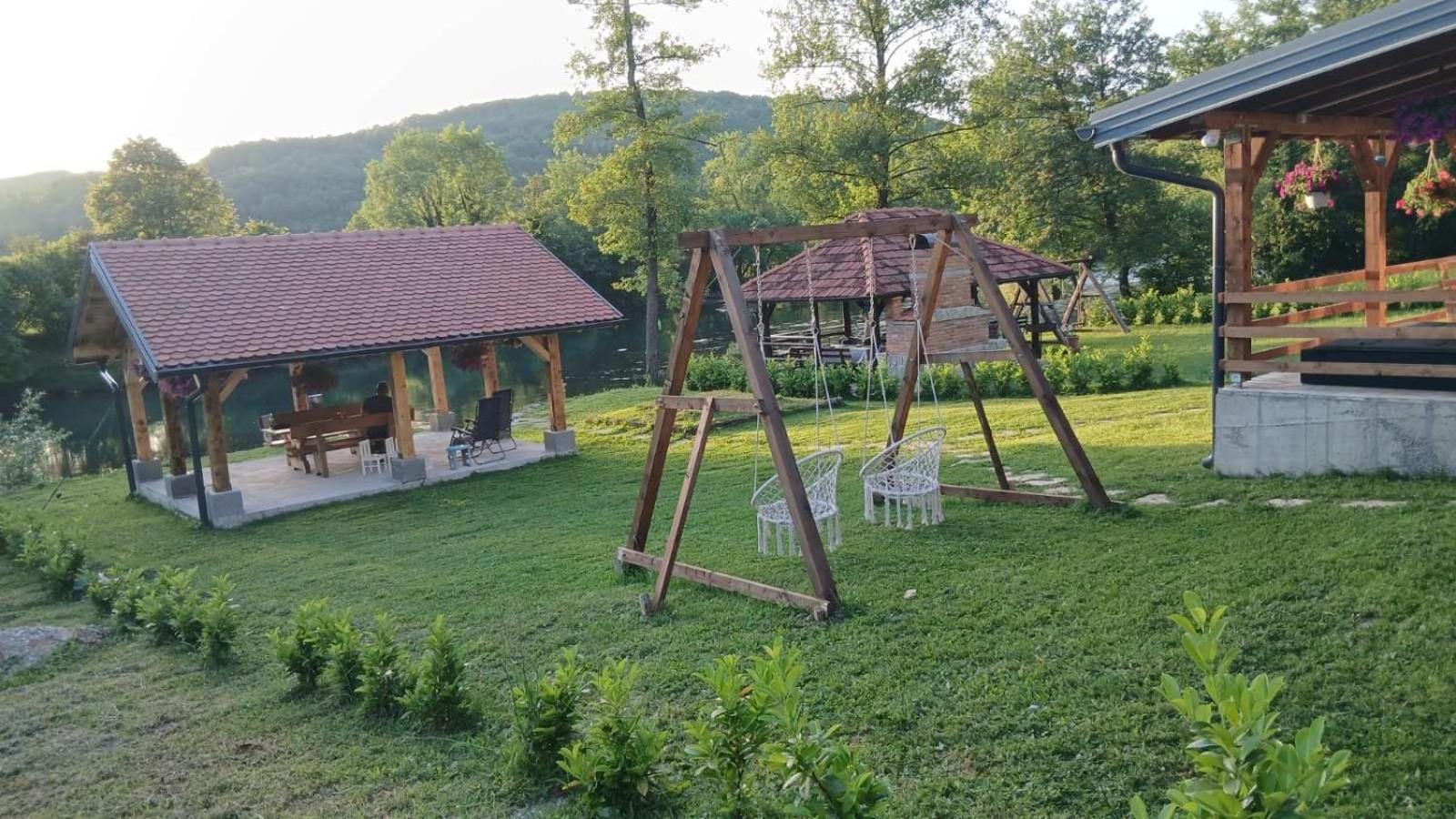 Vikendica Krupa Na Vrbasu Villa Баня Лука Екстериор снимка